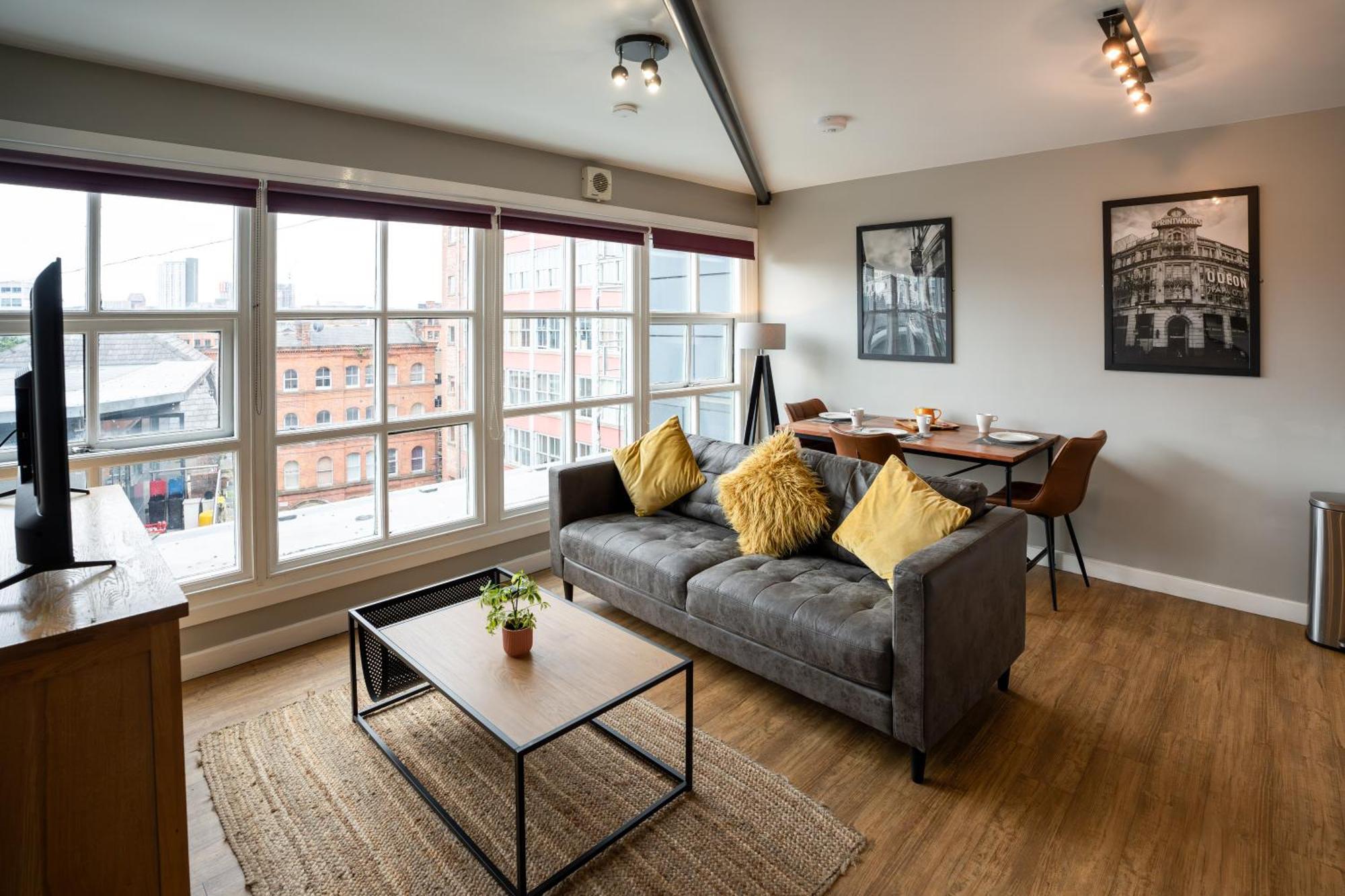 High Street Town House — Photos 1